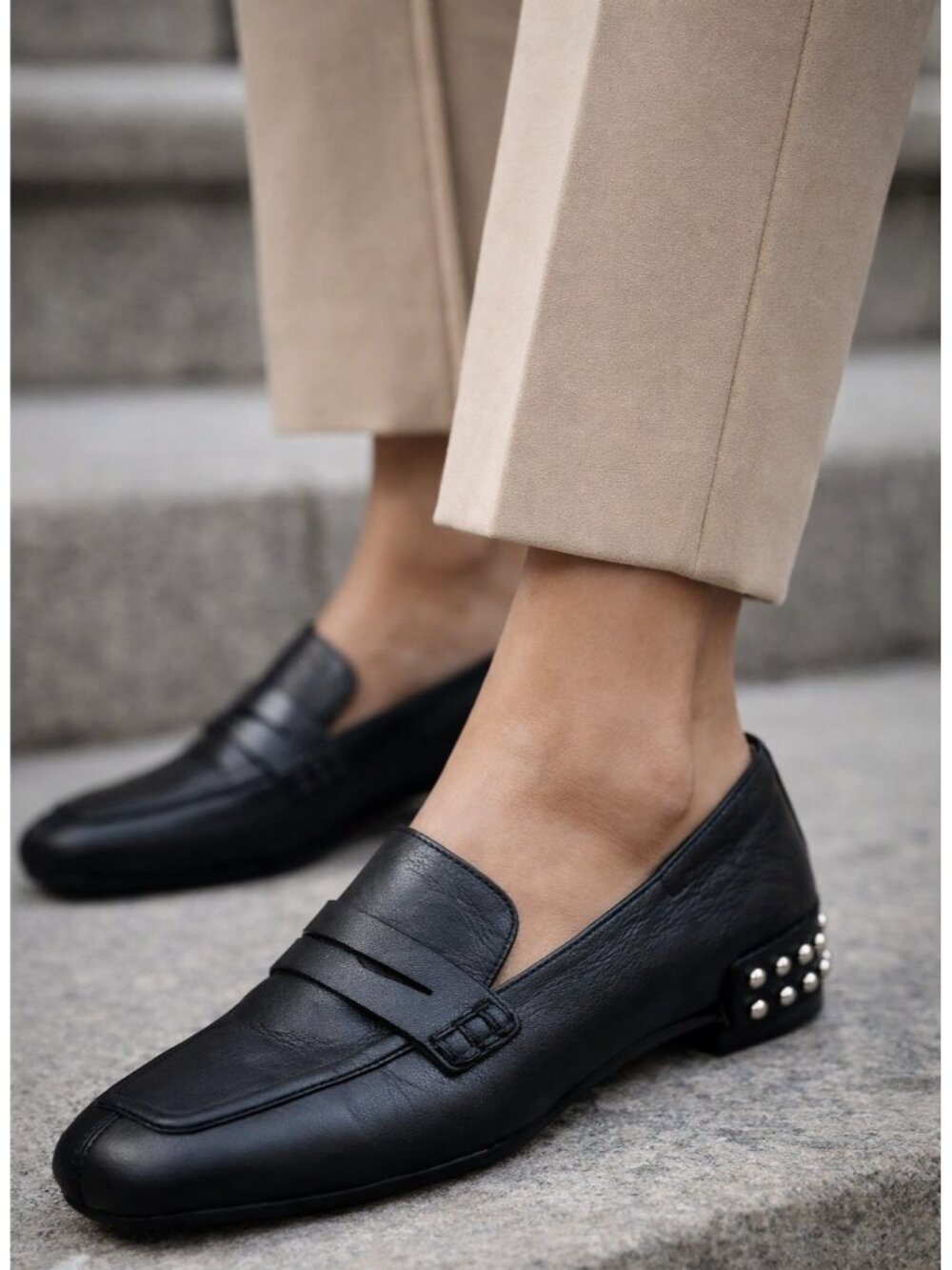 Aquatalia Black Leather Loafers Studded Heel Italy Slip On Flats Women’s Sze 8.5